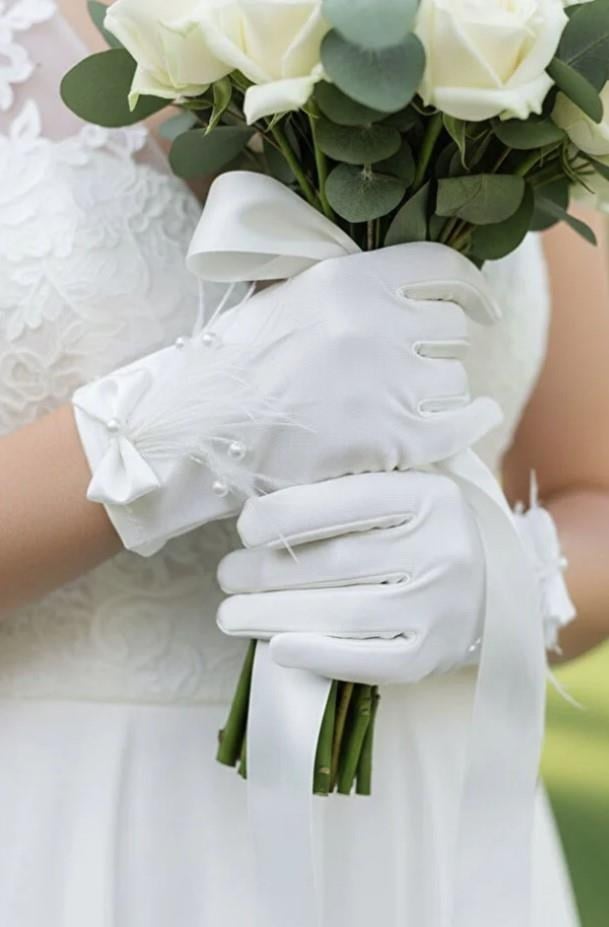 Victor İncili Saten Gelin Eldiveni - Tüy ve Fiyonk Detaylı Lüks Nikah Eldiveni
