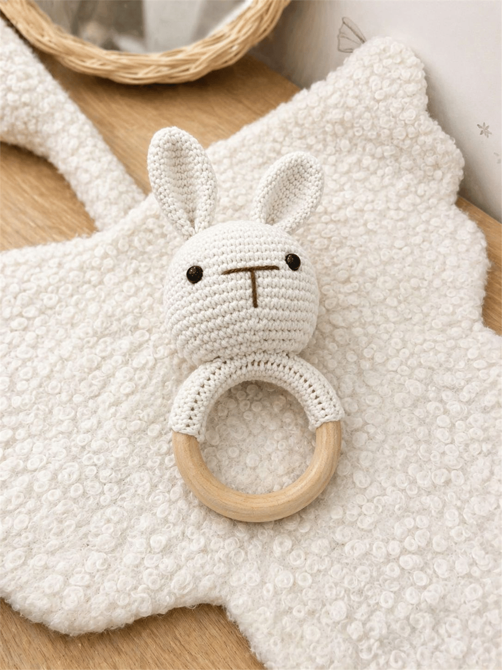 Yino Amigurumi Tavşan Çıngırak Krem