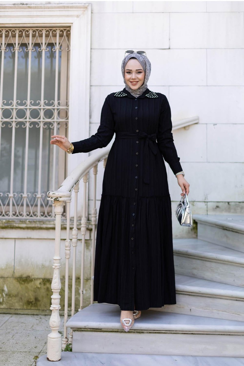 Yakası Taşlı Elbise | Siyah
