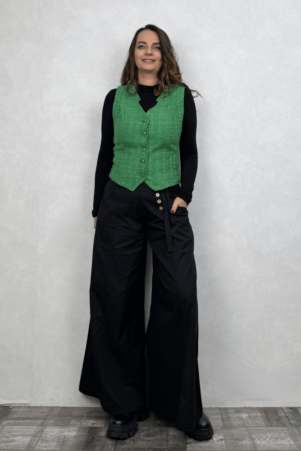Düşük Bel Düğmeli Bol Paça Pantolon - Siyah