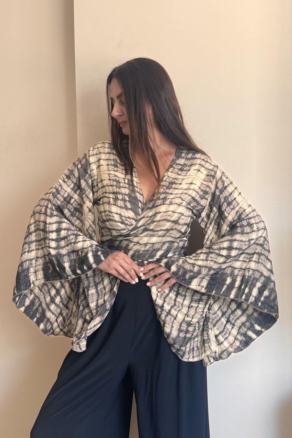 Kimono Kol İpek Bolero Bluz - Siyah Eskiz