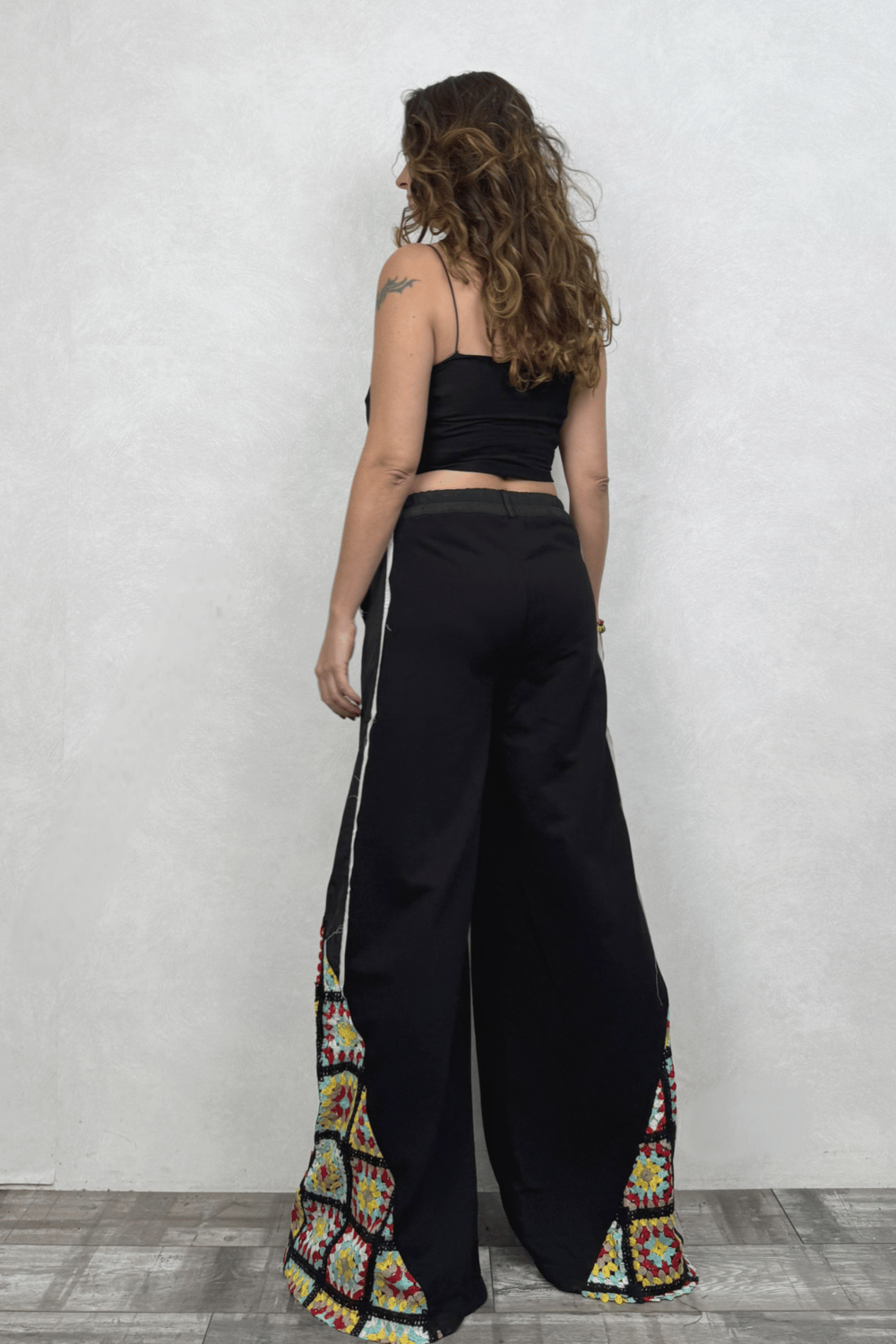 Kroşeta ve Motif Detaylı Pantolon - Siyah