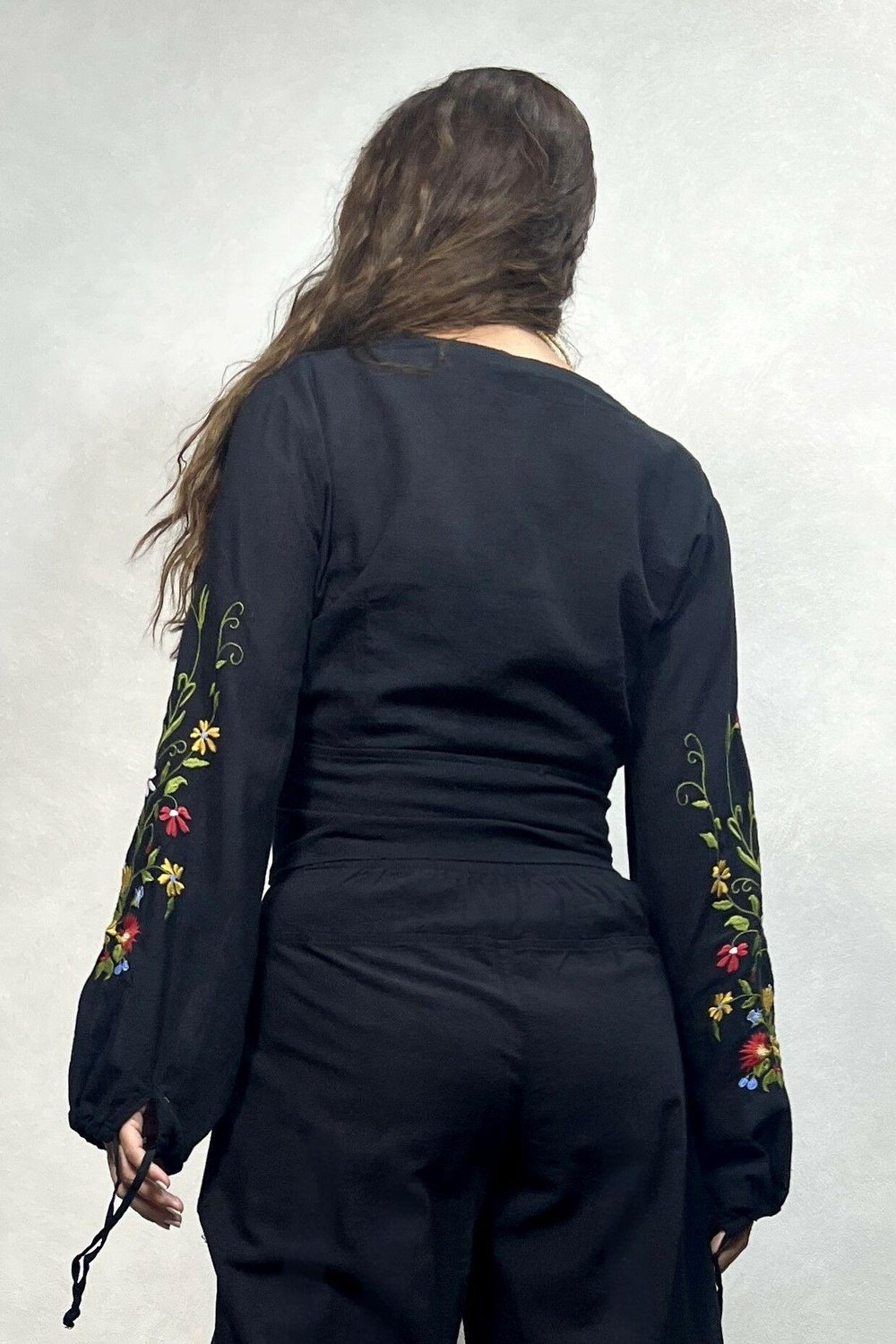 Moly Nakışlı Crop Gömlek- Siyah