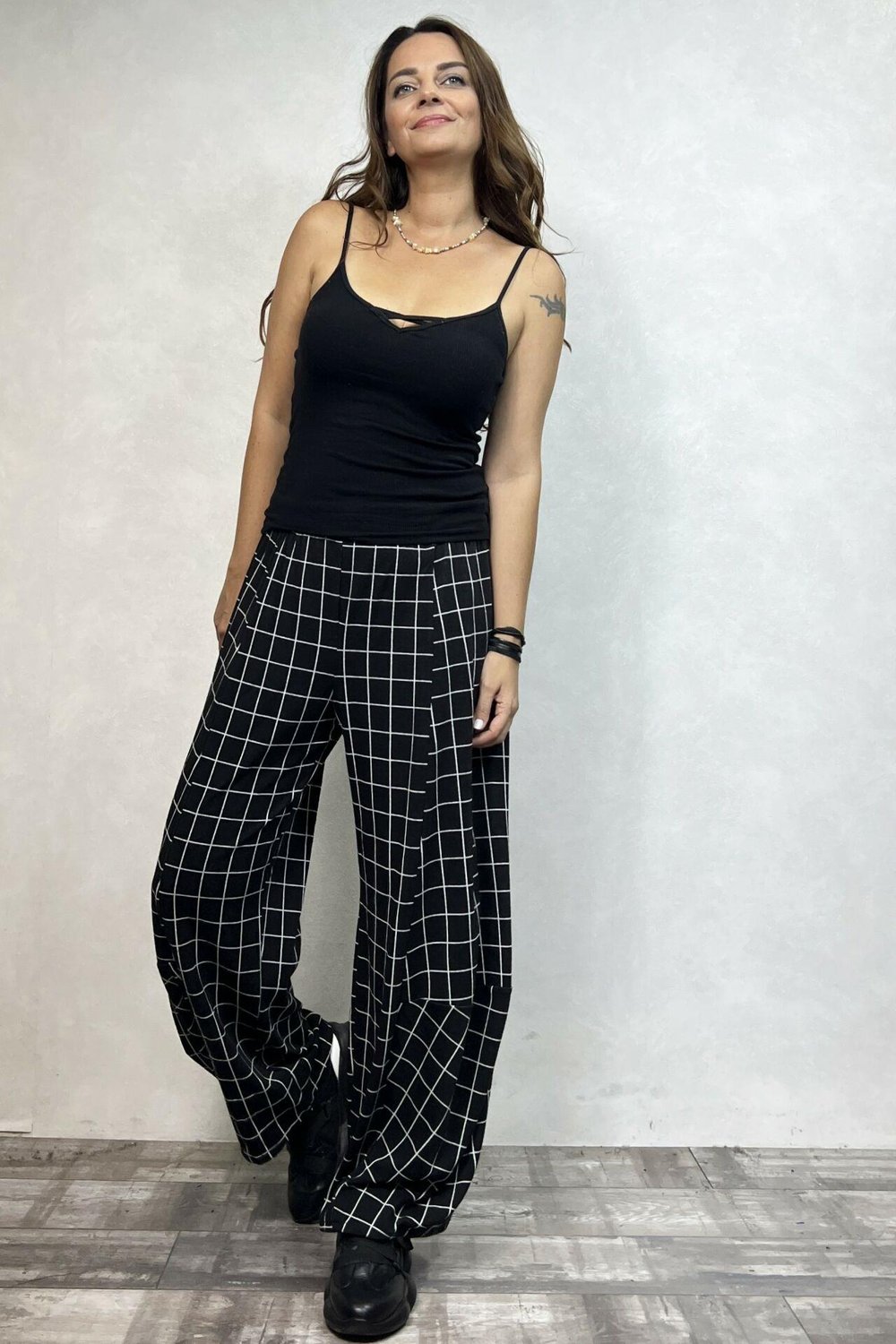Paça Detaylı Geniş Paça Ekose Pantolon - Siyah Beyaz
