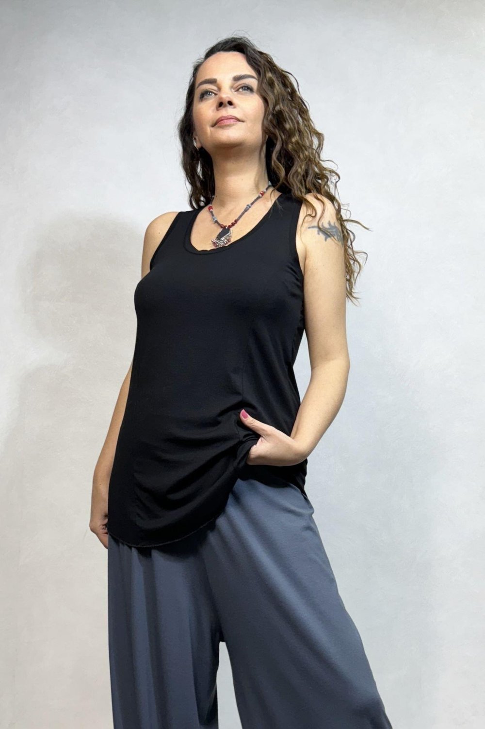 Sasha Kolsuz Salaş Atlet - Siyah