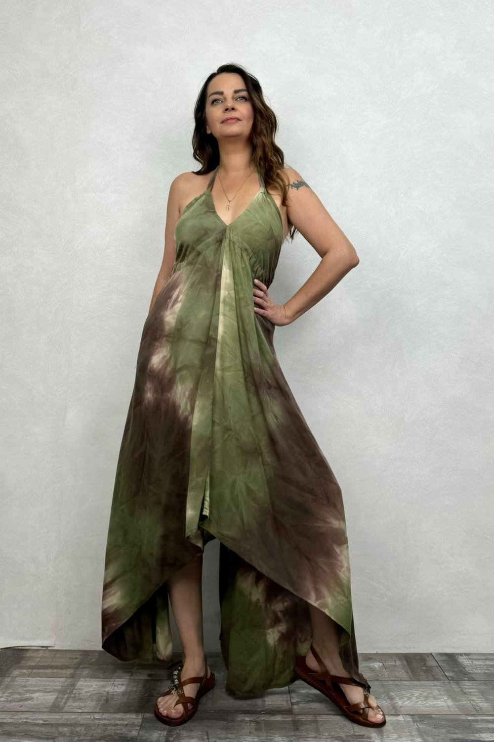 Sırt Dekolteli Batik Elbise - Haki Yeşil