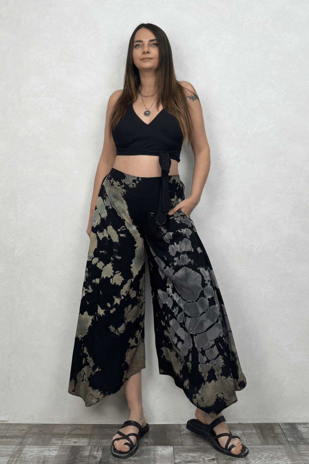 Yırtmaçlı Batik Pantolon - Siyah Gri