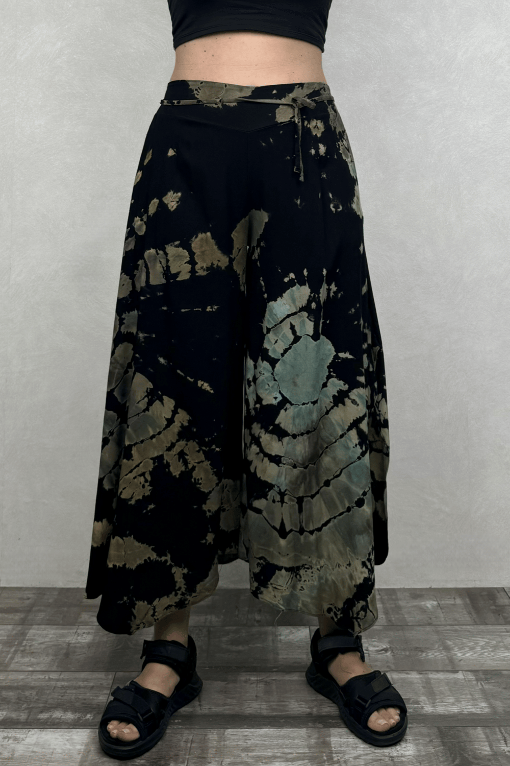 Yırtmaçlı Batik Pantolon - Siyah Yeşil