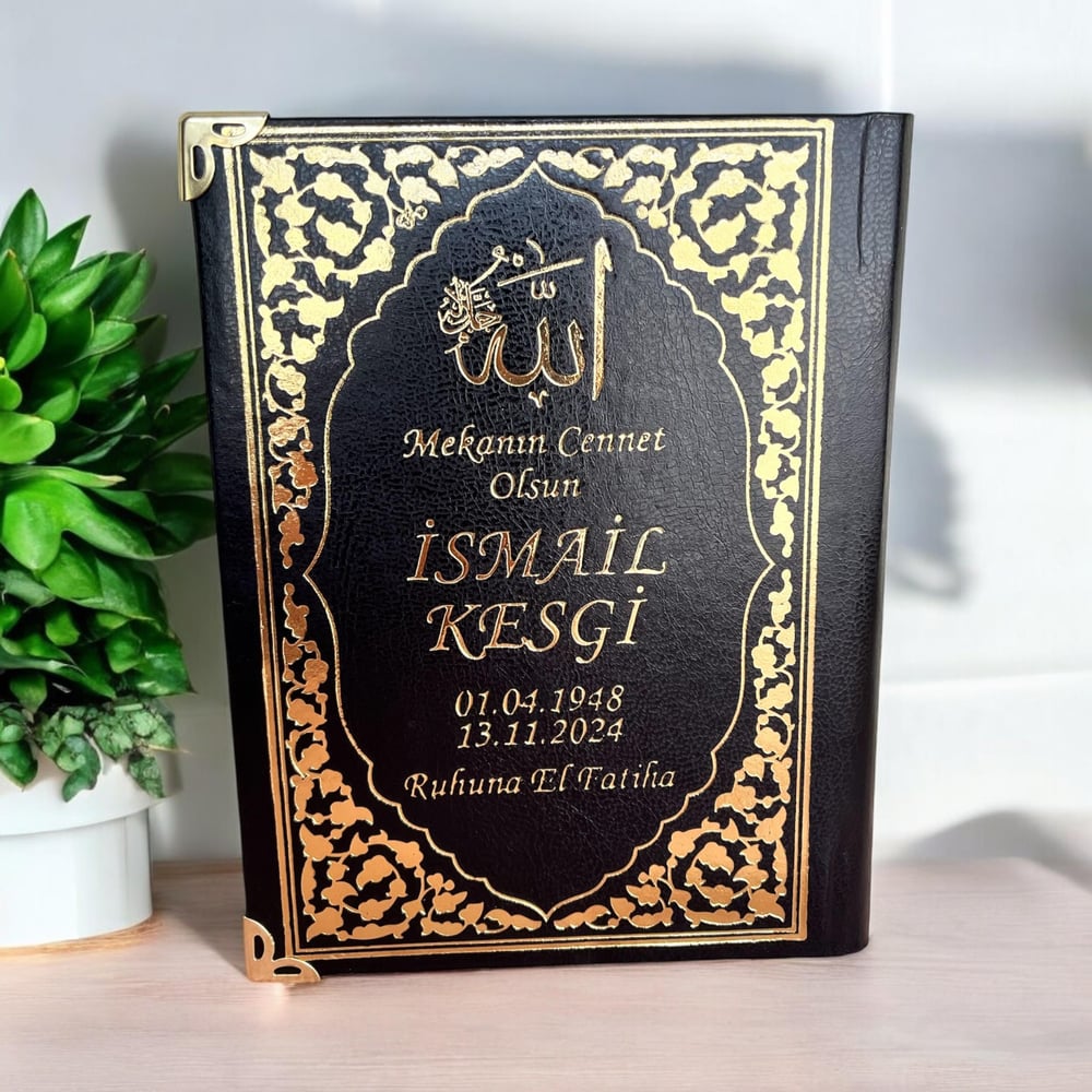 128 Sayfa Orta Boy İsim Baskılı Ciltli Varak Yaldızlı Deri Ciltli Yasin Kitabı (Desen2) Siyah