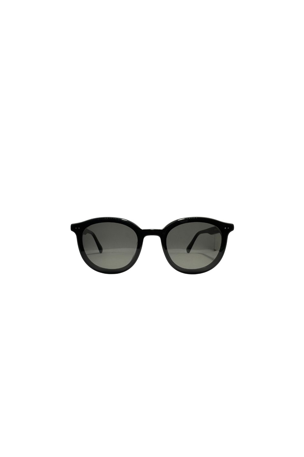 bella-hadid-new-born-c-389a72.png