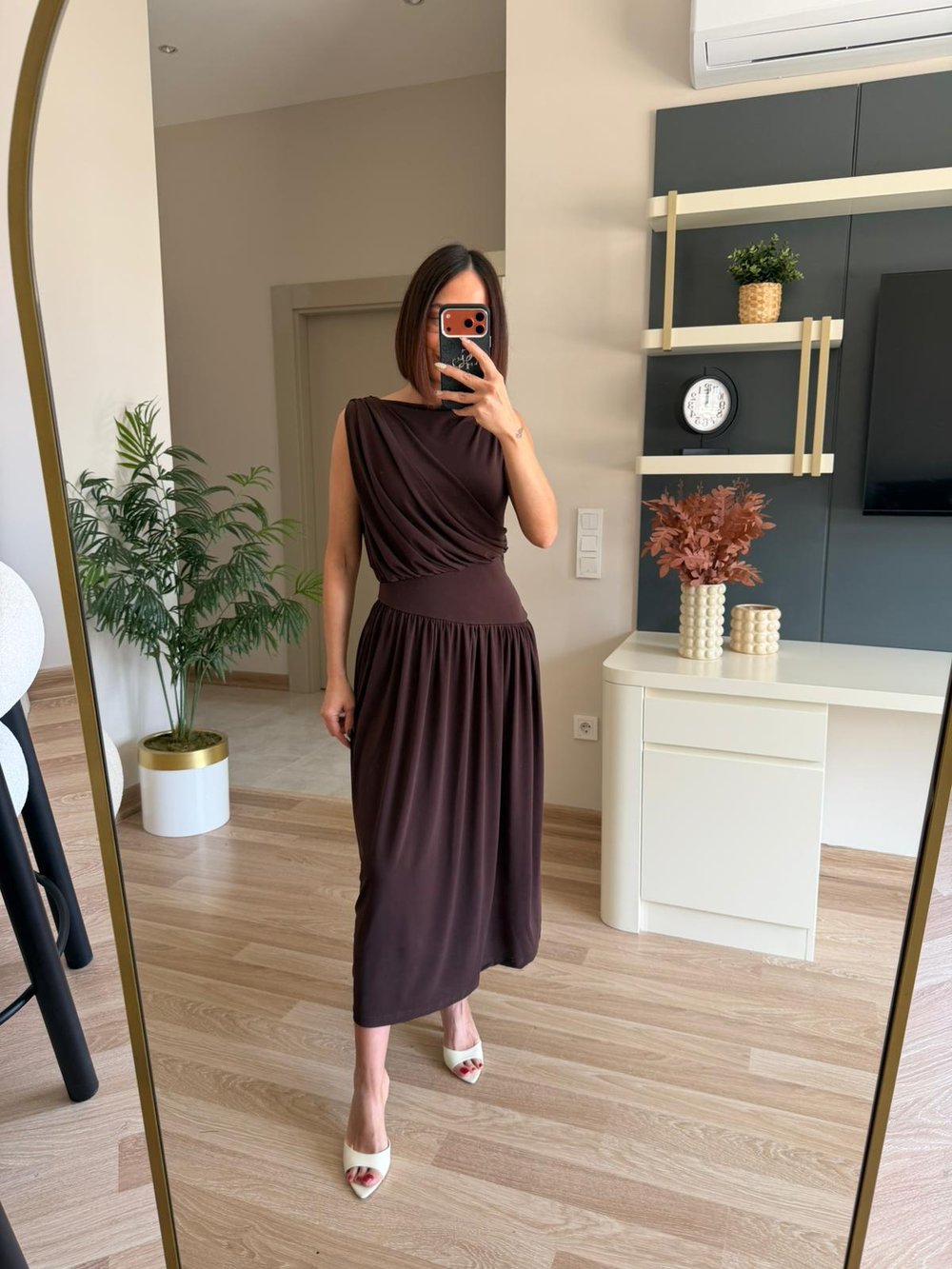 Marka Model Kahverengi Yan Kuşaklı Elbise