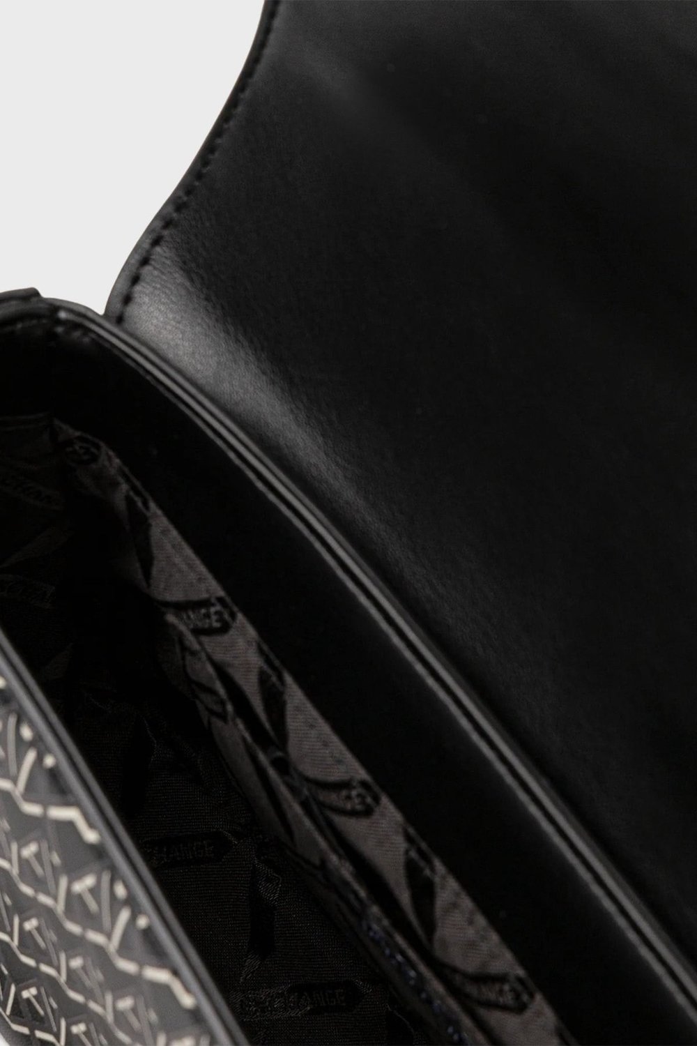 ARMANI EXCHANGE KADIN OMUZ ÇANTA XW001596-AF17145-MC043