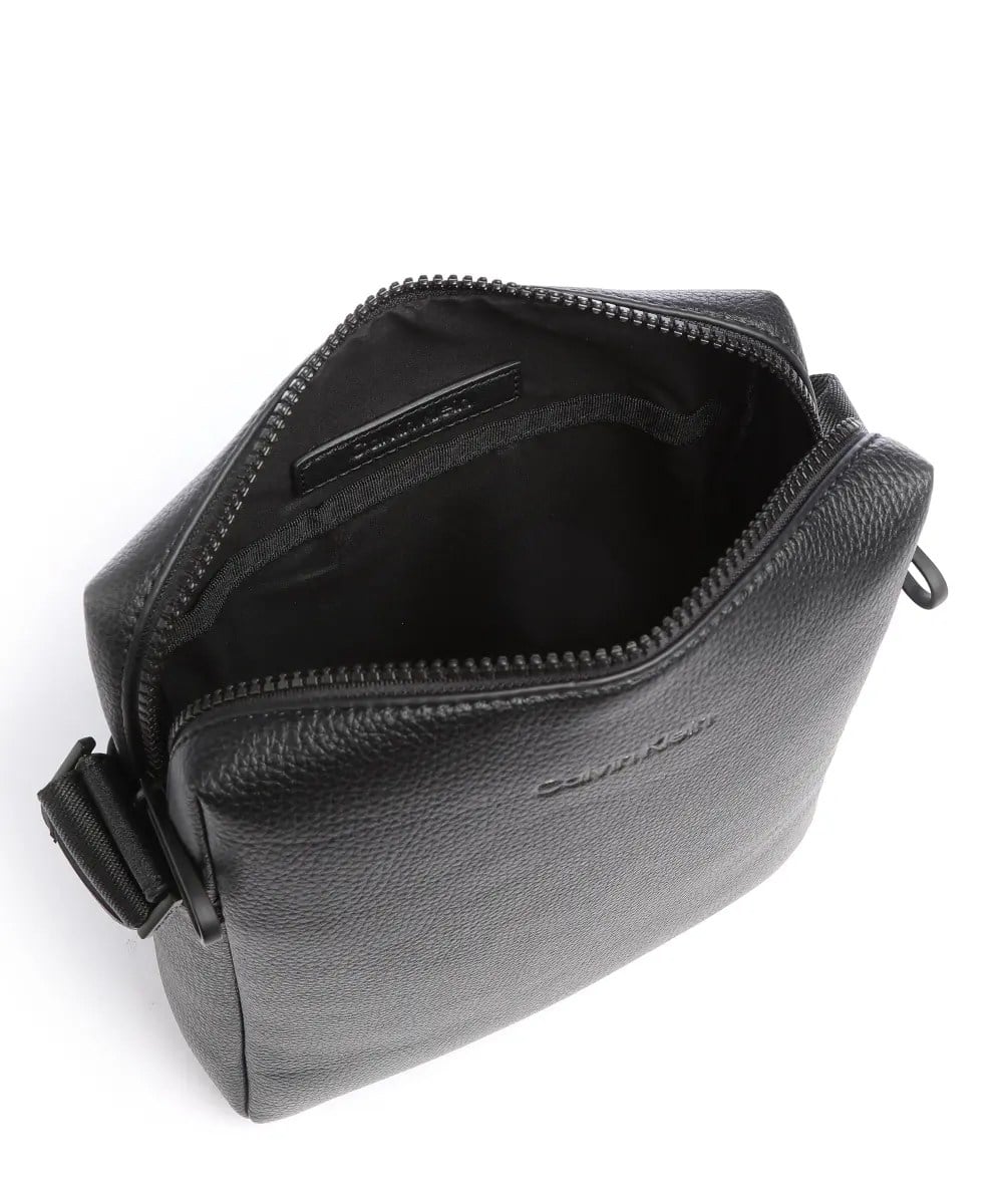 CALVIN KLEIN ERKEK OMUZ CANTASI K50K508690-BAX