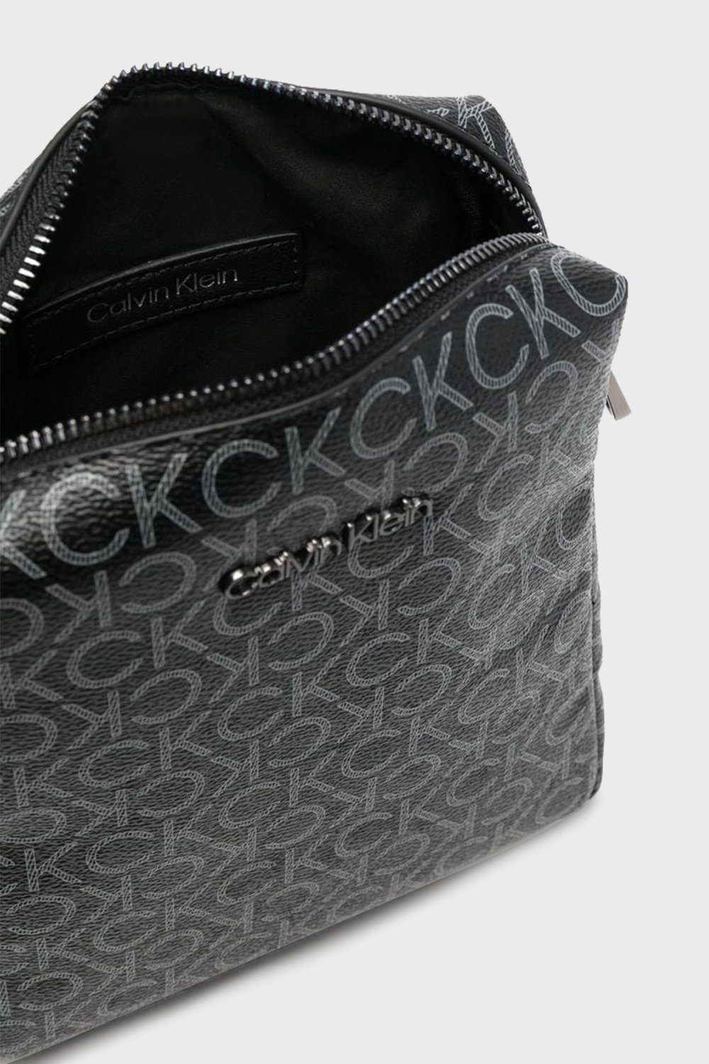 CALVIN KLEIN ERKEK OMUZ CANTASI K50K509231-01H