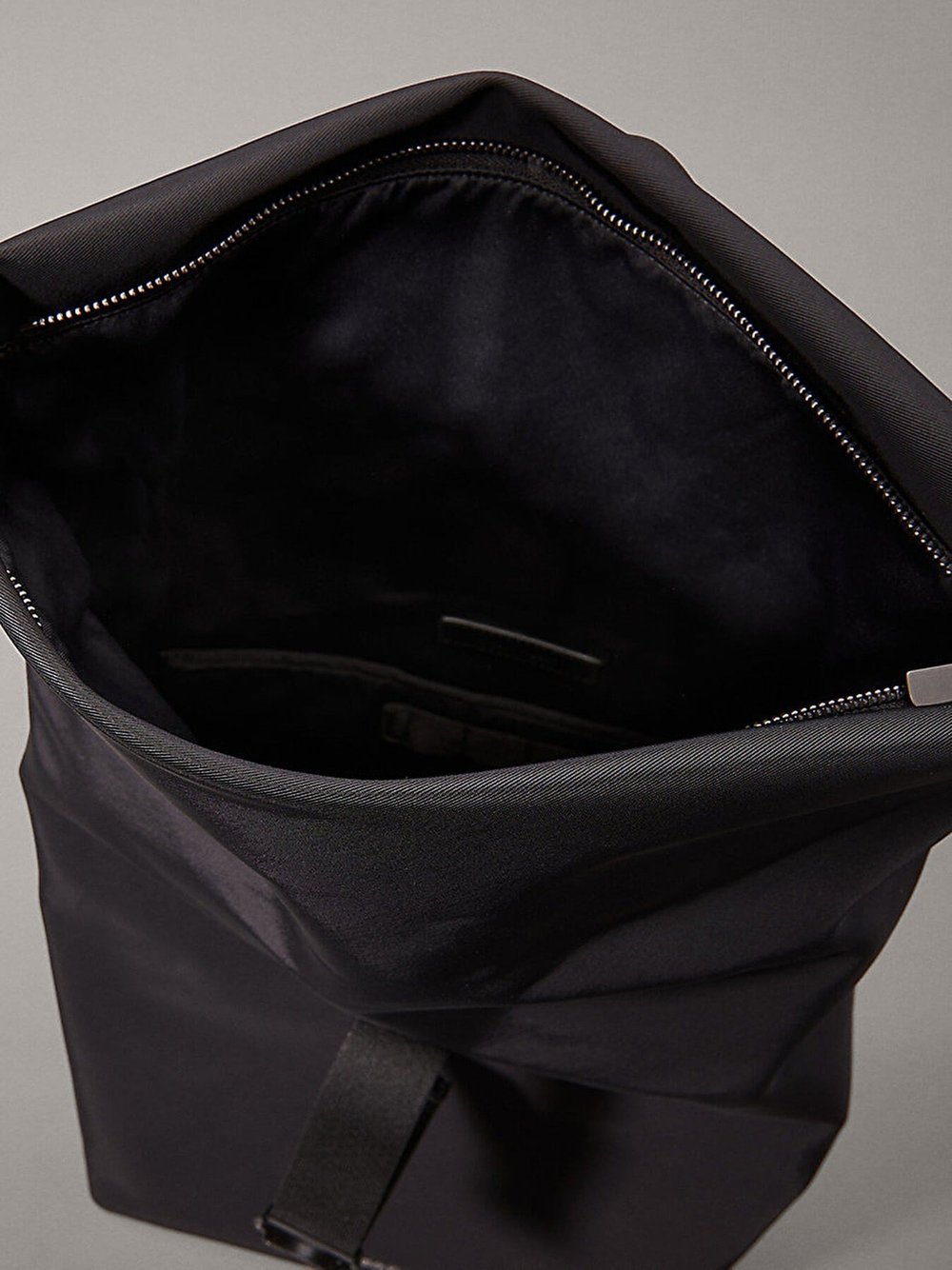 CALVIN KLEIN ERKEK SIRT ÇANTASI K50K513052-BEH