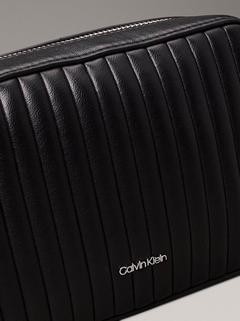 CALVIN KLEIN KADIN OMUZ ÇANTASI K60K613078-BEH
