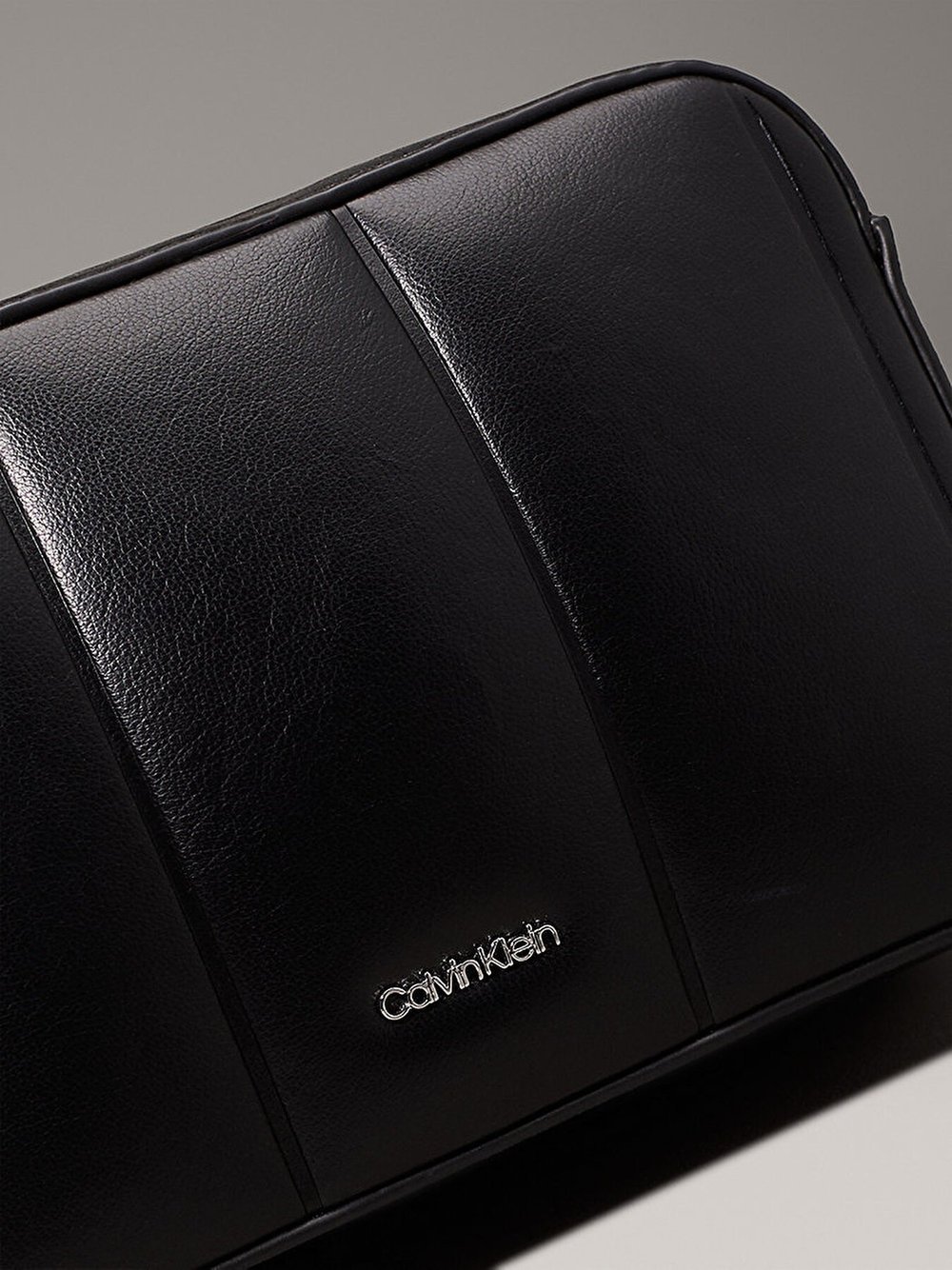 CALVIN KLEIN KADIN OMUZ ÇANTASI K60K613076-BEH