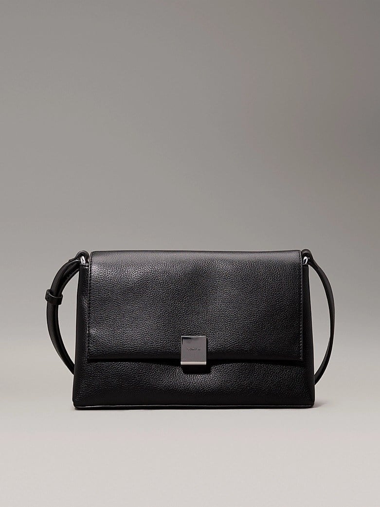 CALVIN KLEIN KADIN OMUZ ÇANTASI K60K612783-BEH