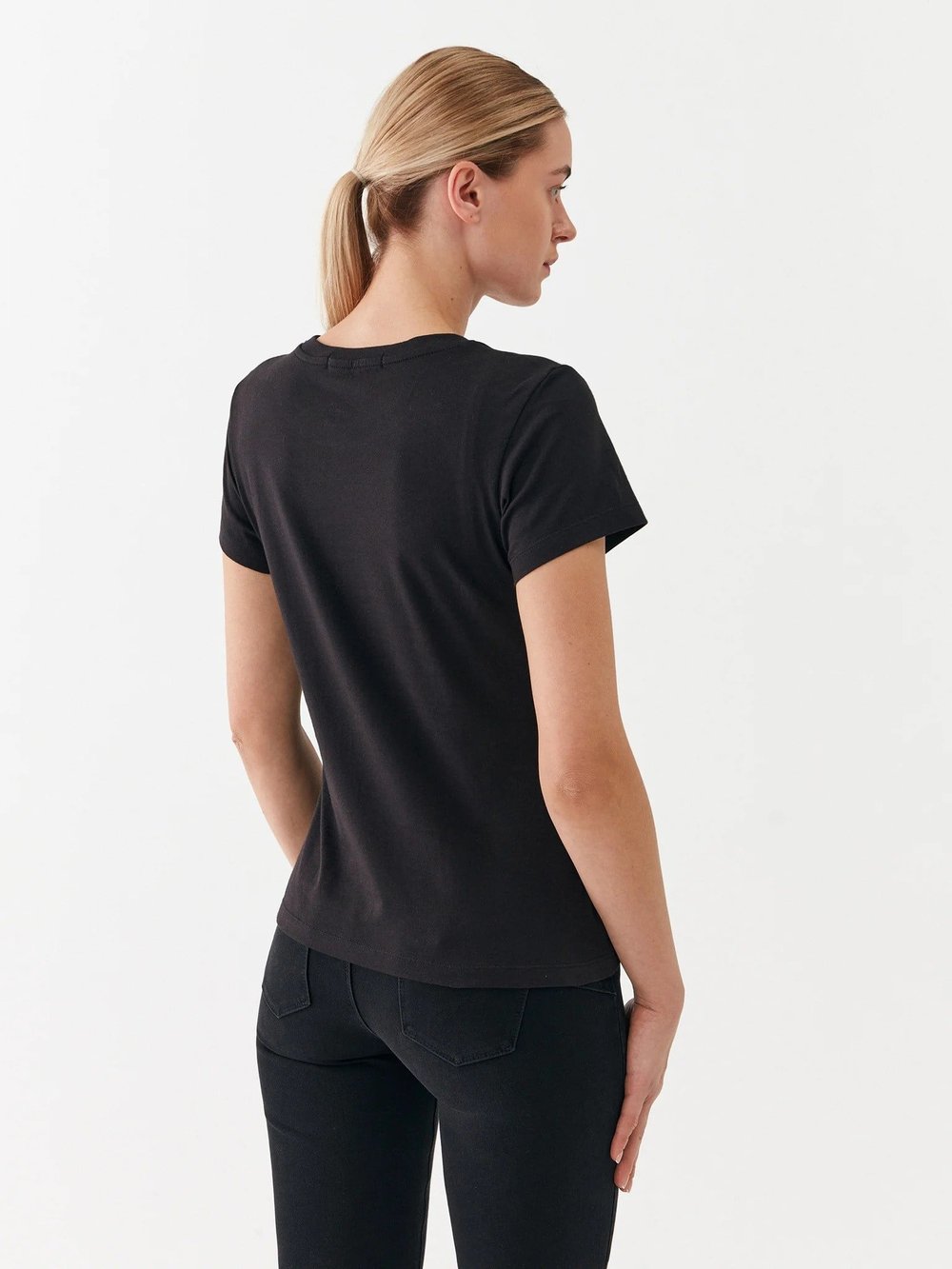 CALVIN KLEIN KADIN T-SHIRT J20J220253-BEH
