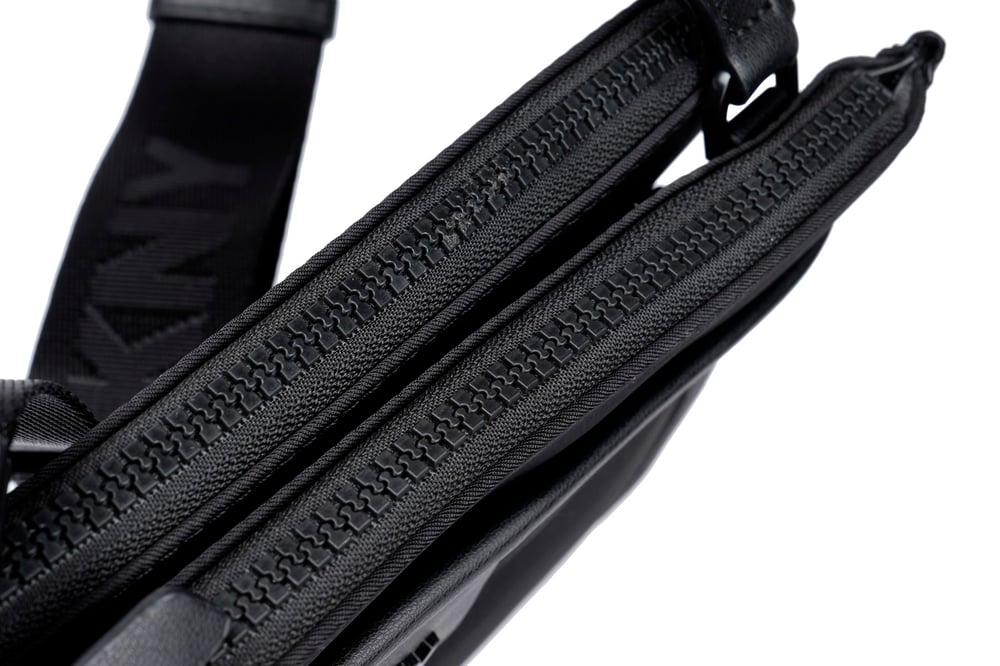 DKNY KADIN OMUZ ÇANTASI R42EYE49-BLACK
