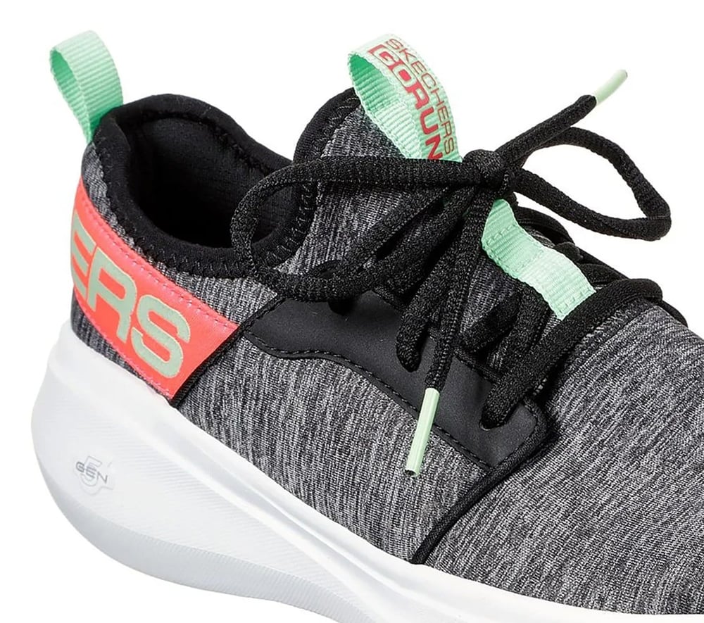 SKECHERS GO RUN FAST KADIN AYAKKABI 17617-BKMT
