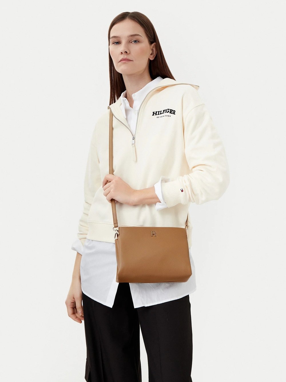 TOMMY HILFIGER KADIN OMUZ ÇANTASI AW0AW17225-RBC
