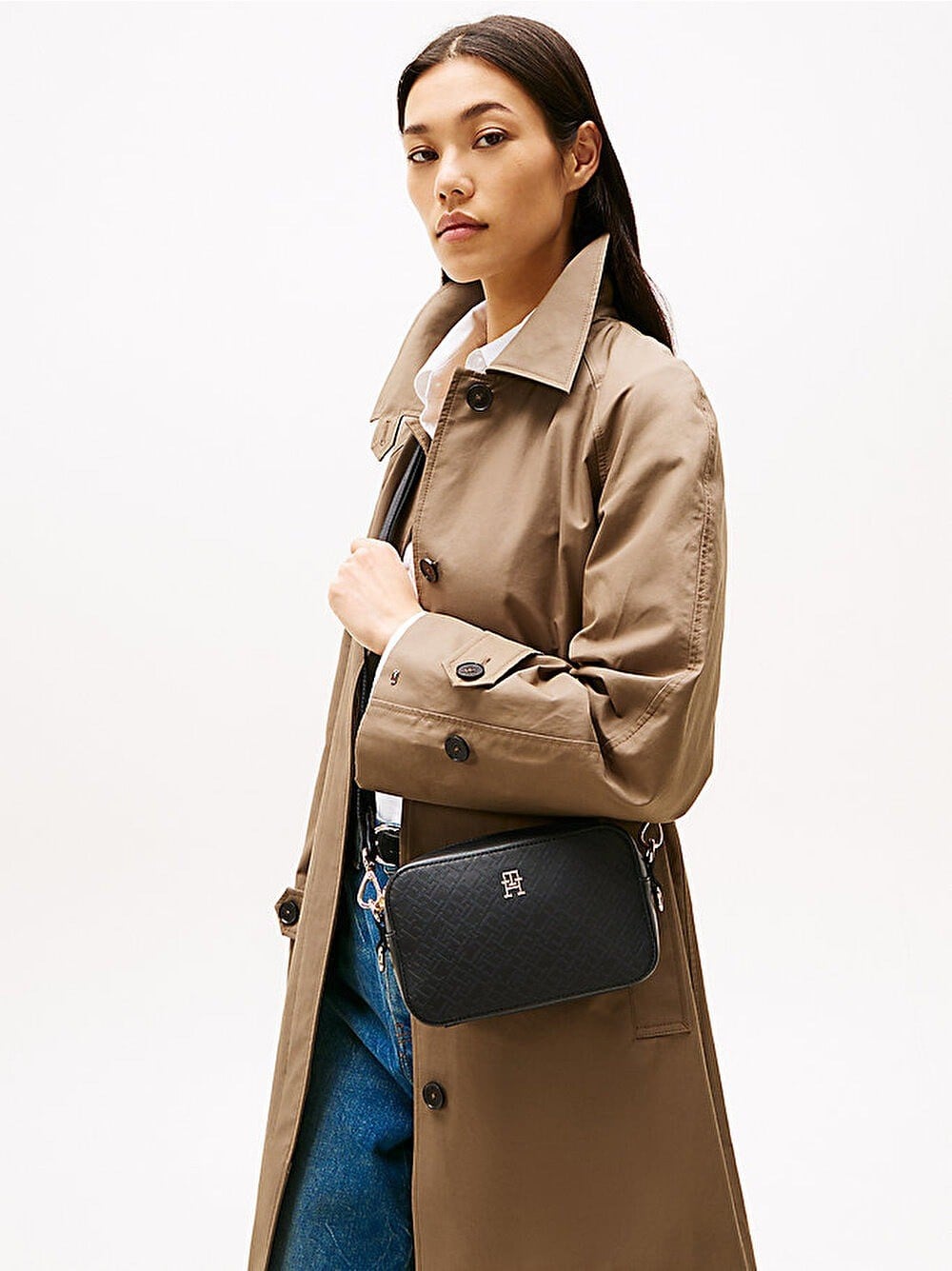 TOMMY HILFIGER KADIN OMUZ ÇANTASI AW0AW17221-BDS