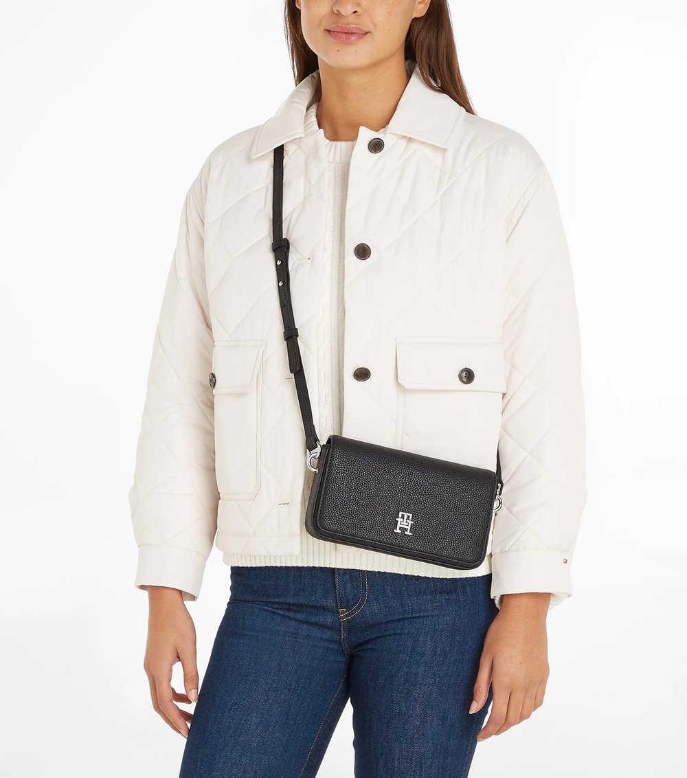TOMMY HILFIGER KADIN OMUZ ÇANTASI AW0AW15180-BDS