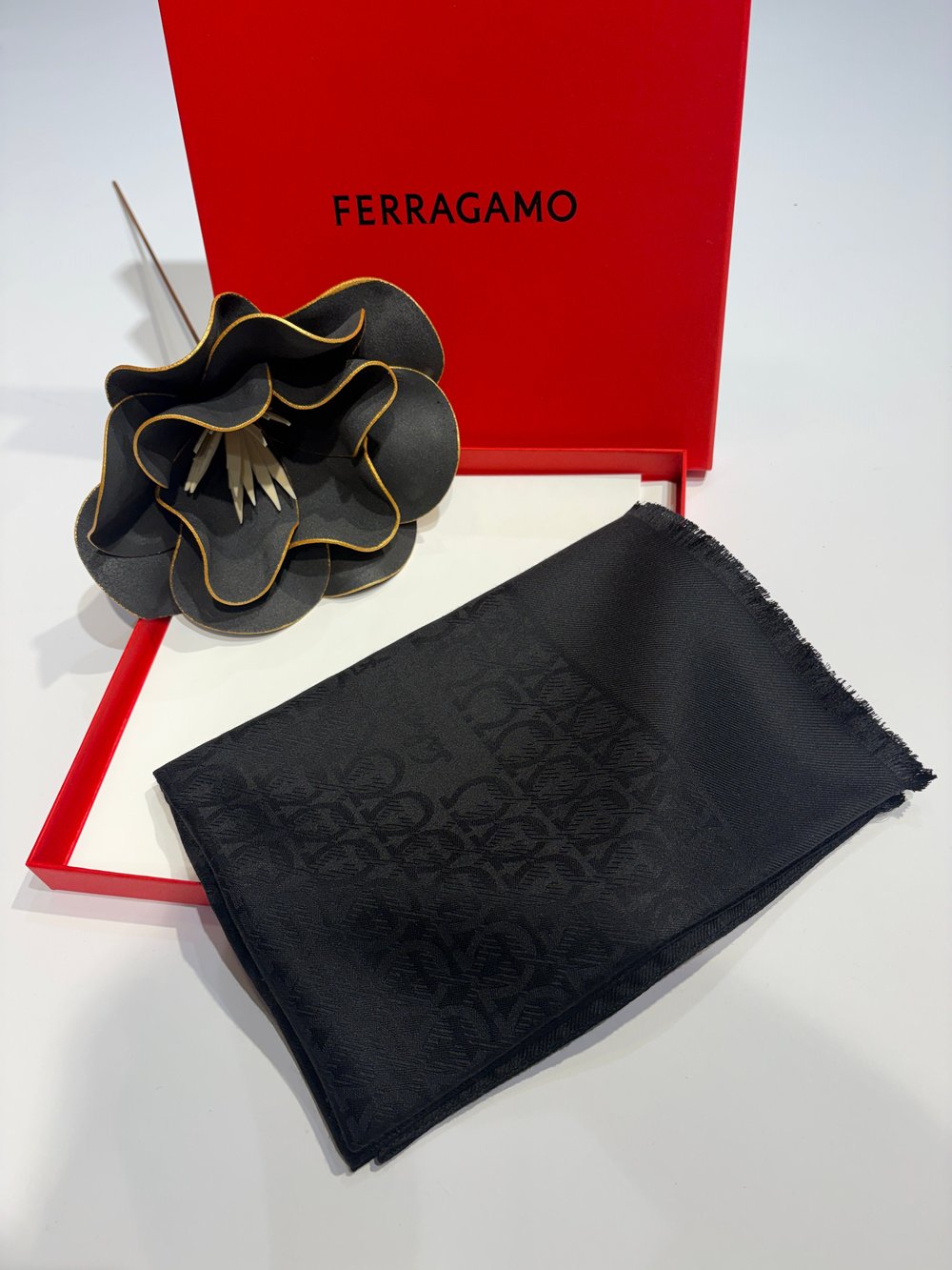 SALVATORE FERRAGAMO SİYAH