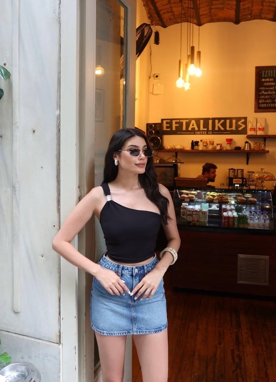 NOVA TEK OMUZ AKSESUARLI BLUZ Siyah