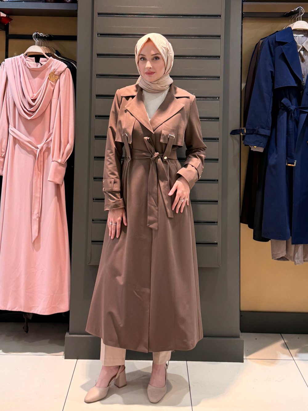 TOKA DETAYLI TRENÇKOT CAMEL