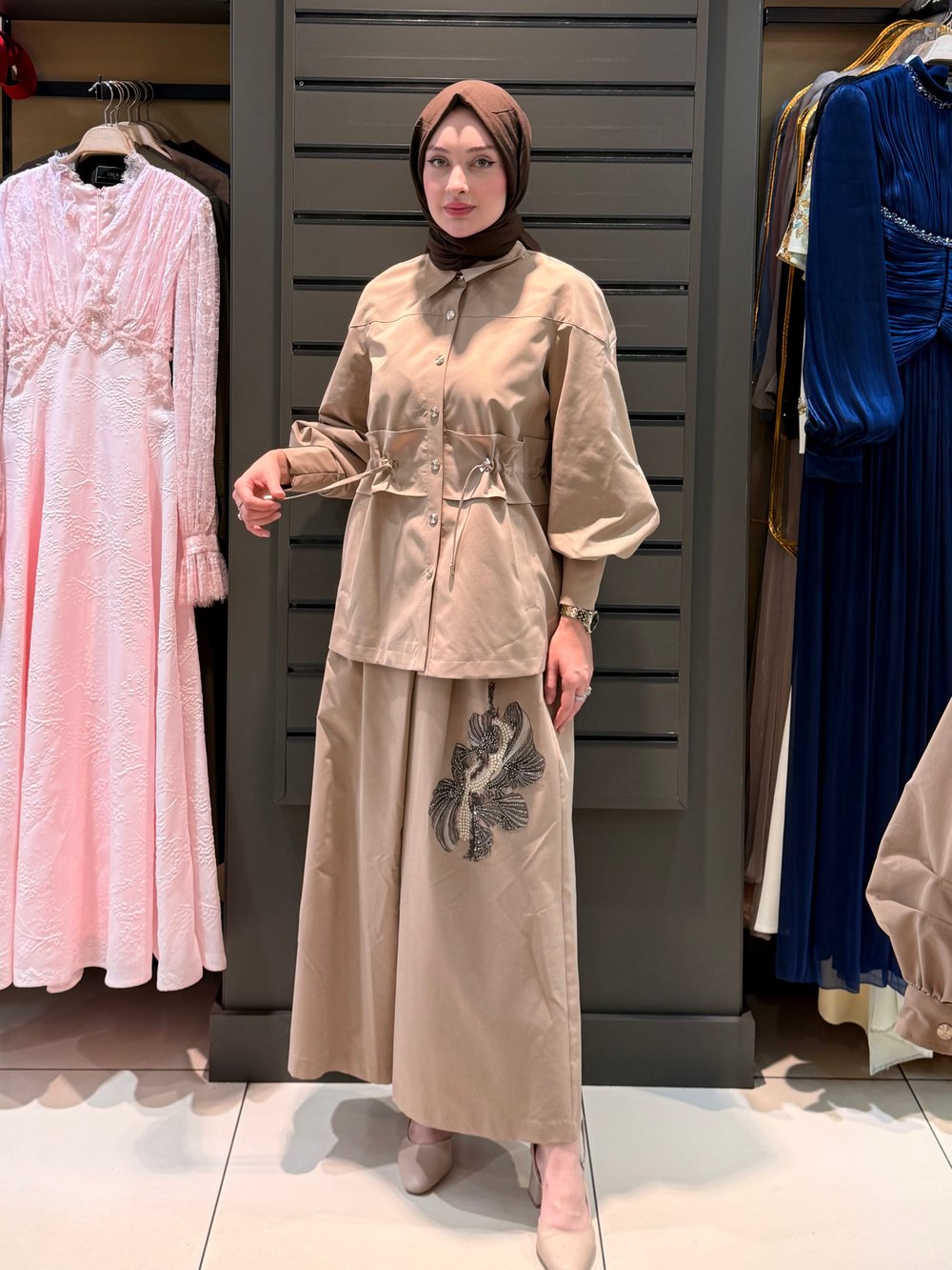 ÇİÇEK İŞLEMELİ PANTOLON TAKIM CAMEL