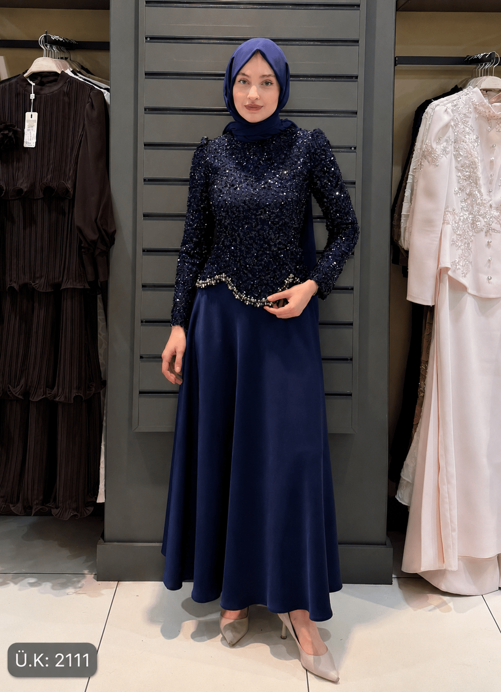 PUL DETAYLI ETEK TAKIM SİYAH