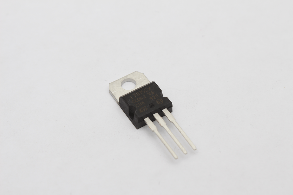 7815 Transistör