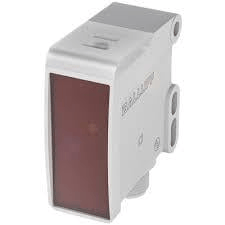 Balluff BOS0285 Fotoelektrik Sensör | R254K Serisi | IO-Link | 30–250 mm | Washdown Plus | Lazer Kırmızı Işık