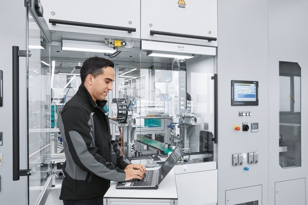 Festo 8136847 GFCH-3-G-R Emniyet Modüllü 3 Eksen Uzaktan İşletmeye Alma Hizmet Paketi
