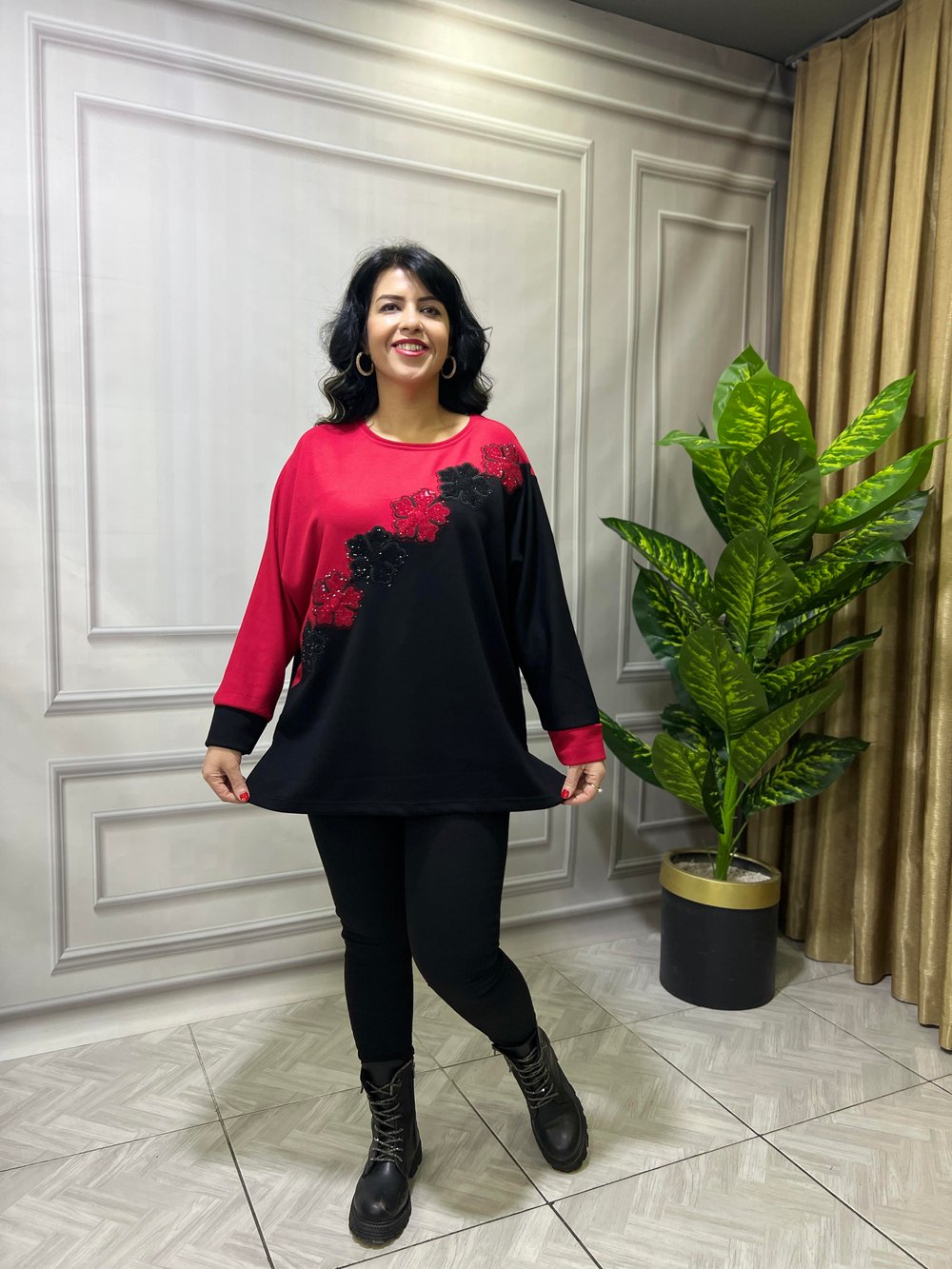 PERLA NAKIŞ & TAŞ İŞLEMELİ TASARIM SWEAT SİYAH KIRMIZI