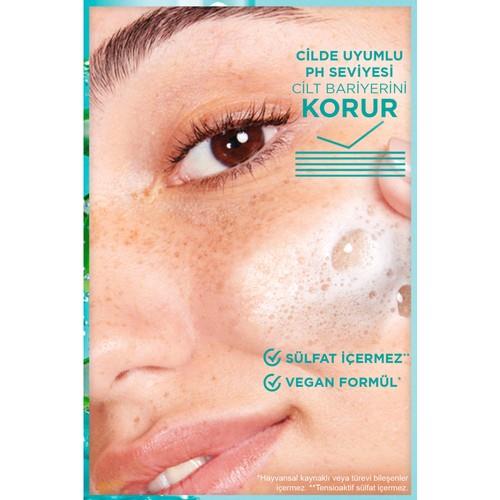 Garnier Hyaluronik Asit ve Aloe Vera İçeren Nemlendirici Yüz Temizleyici 250 ml – Normal ve Kuru Ciltler için Sülfatsız Vegan Formül
