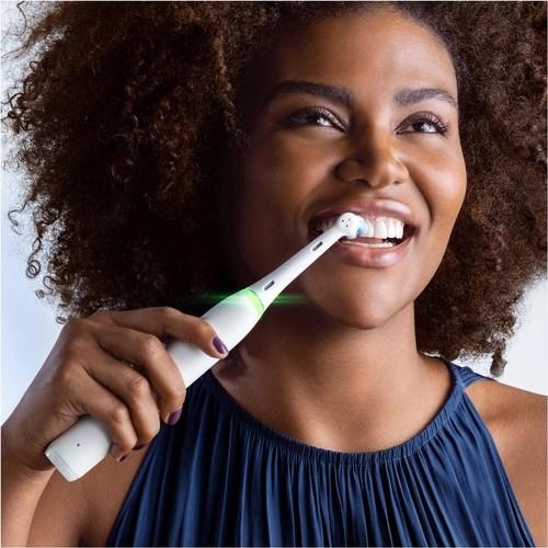 Oral-B iO 5 Şarjlı Diş Fırçası - Beyaz
