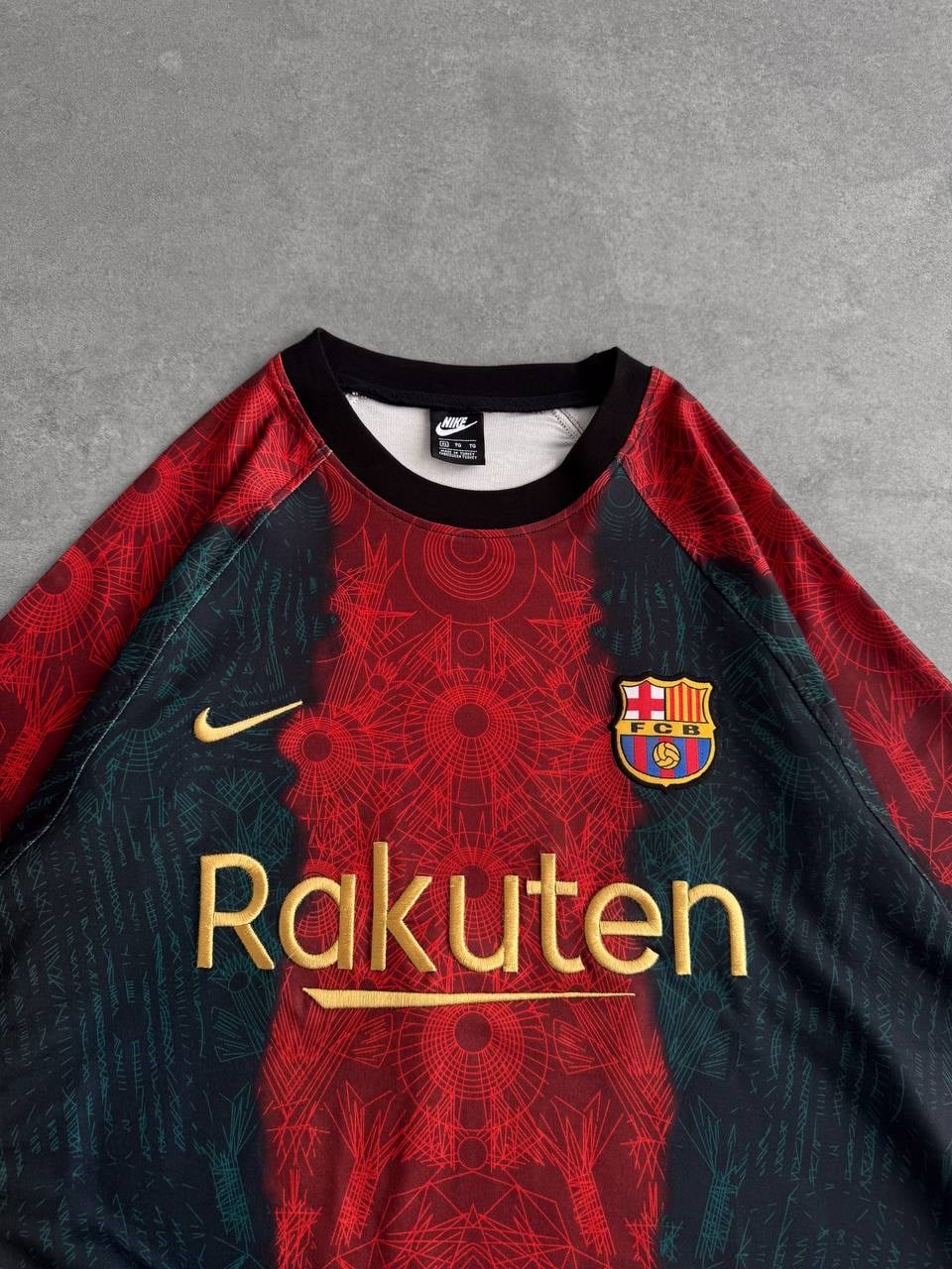 RAKUTEN NAKIŞLI OVERSİZE TSHİRT