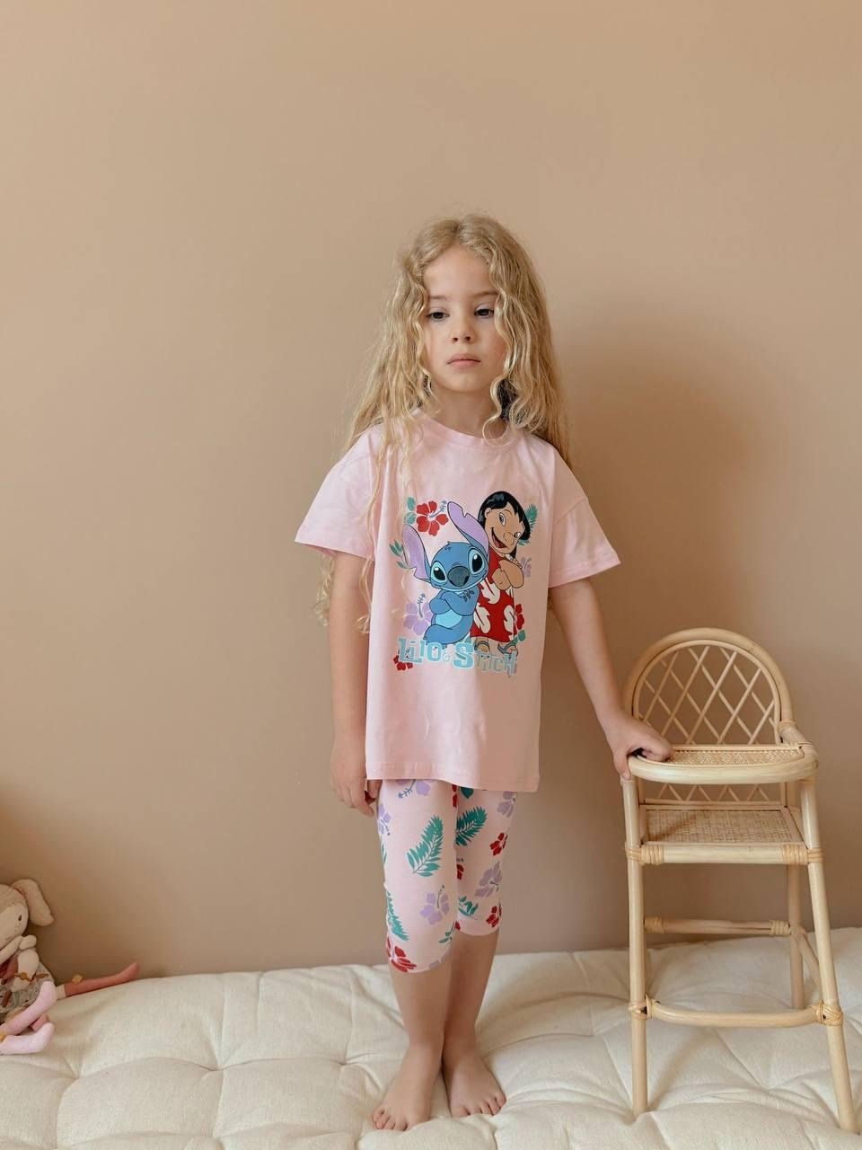 Kız Çocuk Stitch Baskılı Kısa Kollu Tişört ve Kapri Tayt Takım