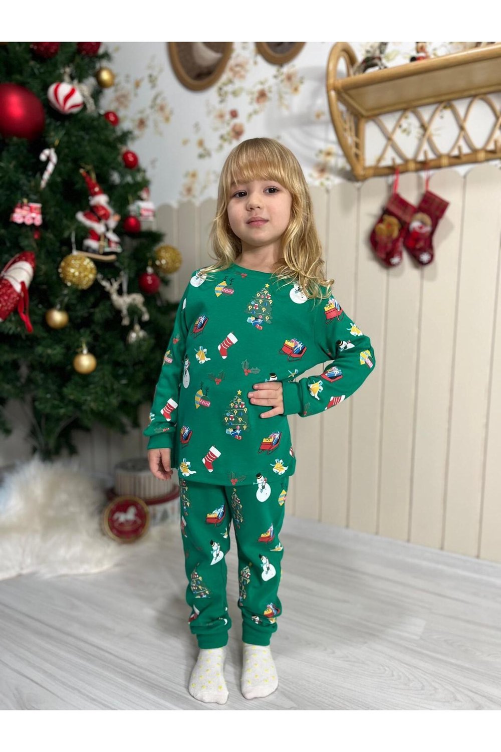Yılbaşı Temalı Kız Çocuk Pijama Takımı