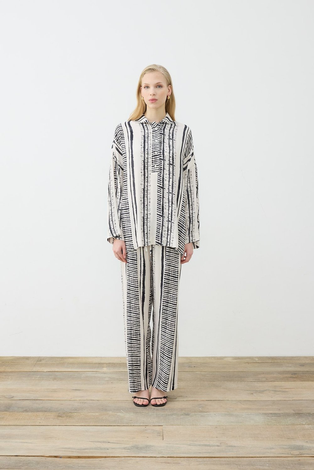 LİNE DESENLİ RAYON VİSKON PANTOLONLU TAKIM