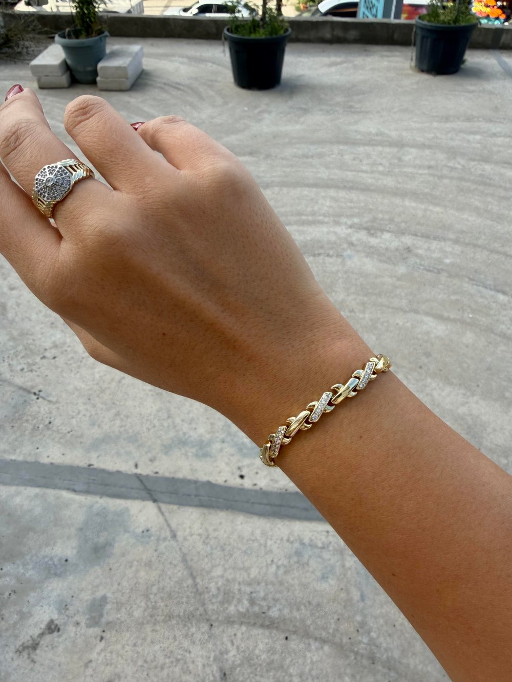 14K gold renk, zirkon taşlı tasarım örgü bileklik