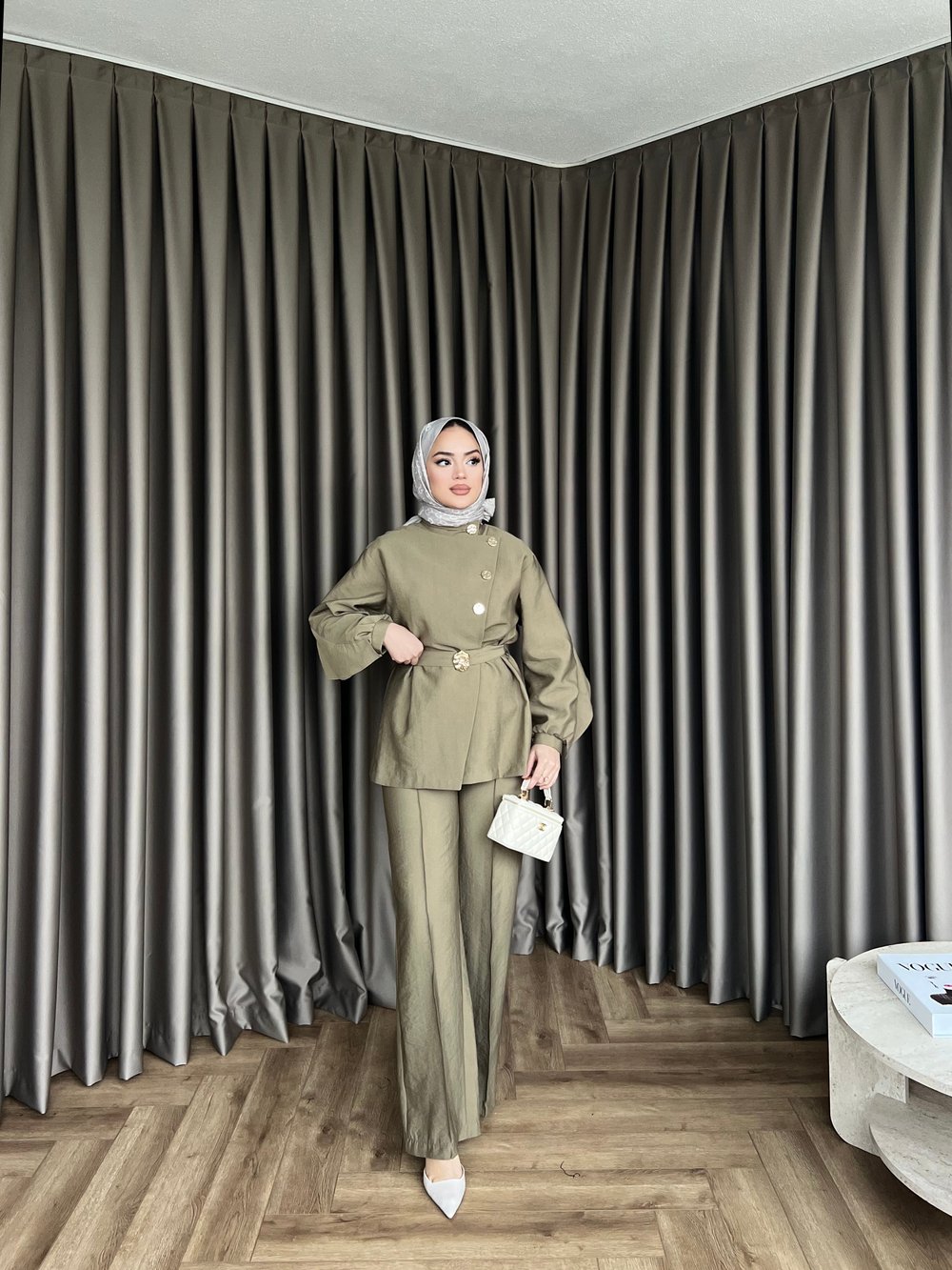 Besla Gold Düğmeli Takım - Yağ Yeşil(ÖN SİPARİŞ)