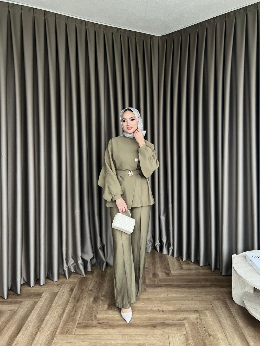 Besla Gold Düğmeli Takım - Yağ Yeşil(ÖN SİPARİŞ)