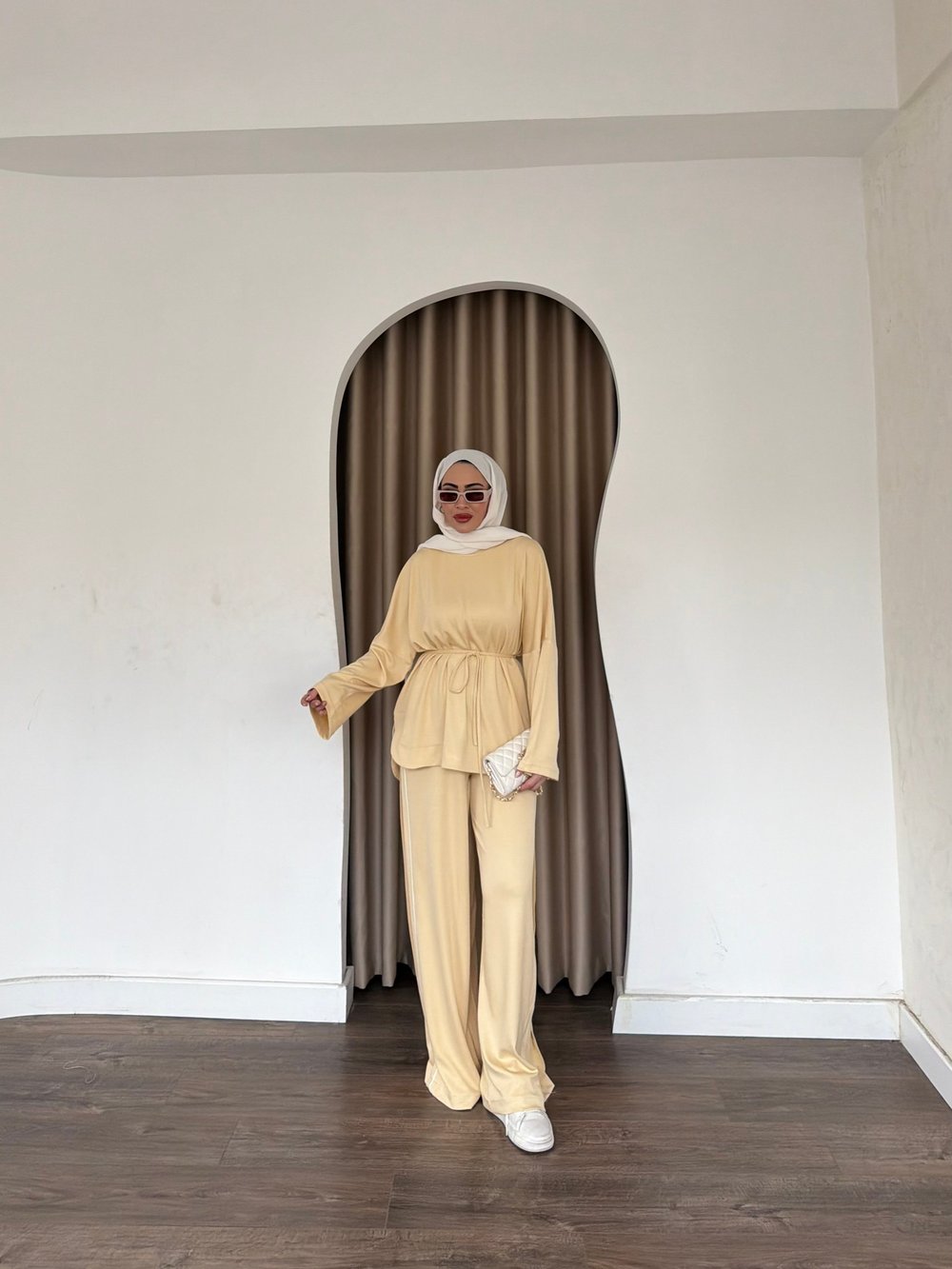 Dua Yan Detaylı Takım - Sarı