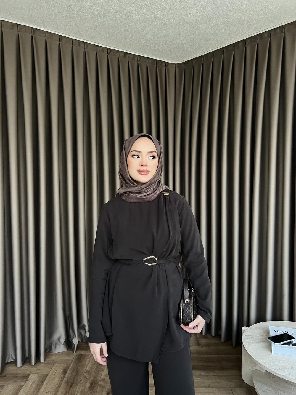 Lesna Broşlu Takım - Kahverengi