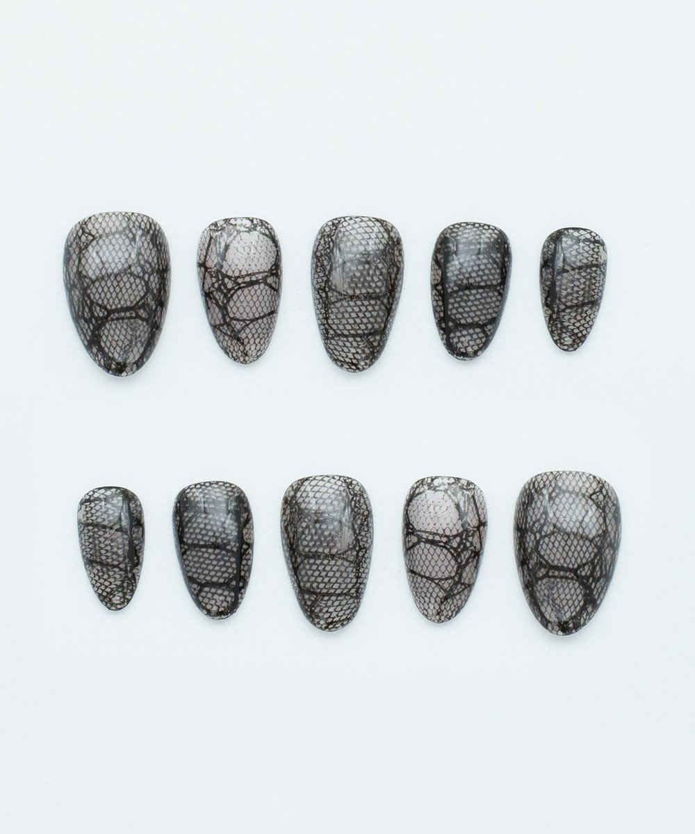 Dark Lace Protez Jel Takma Tırnak - El Yapımı Kalıcı Oje Nail Art - NC230