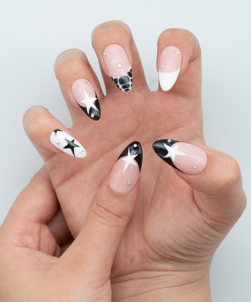 Old Stars Protez Jel Takma Tırnak - El Yapımı Kalıcı Oje Nail Art Y2K French Star Blooming - NC139